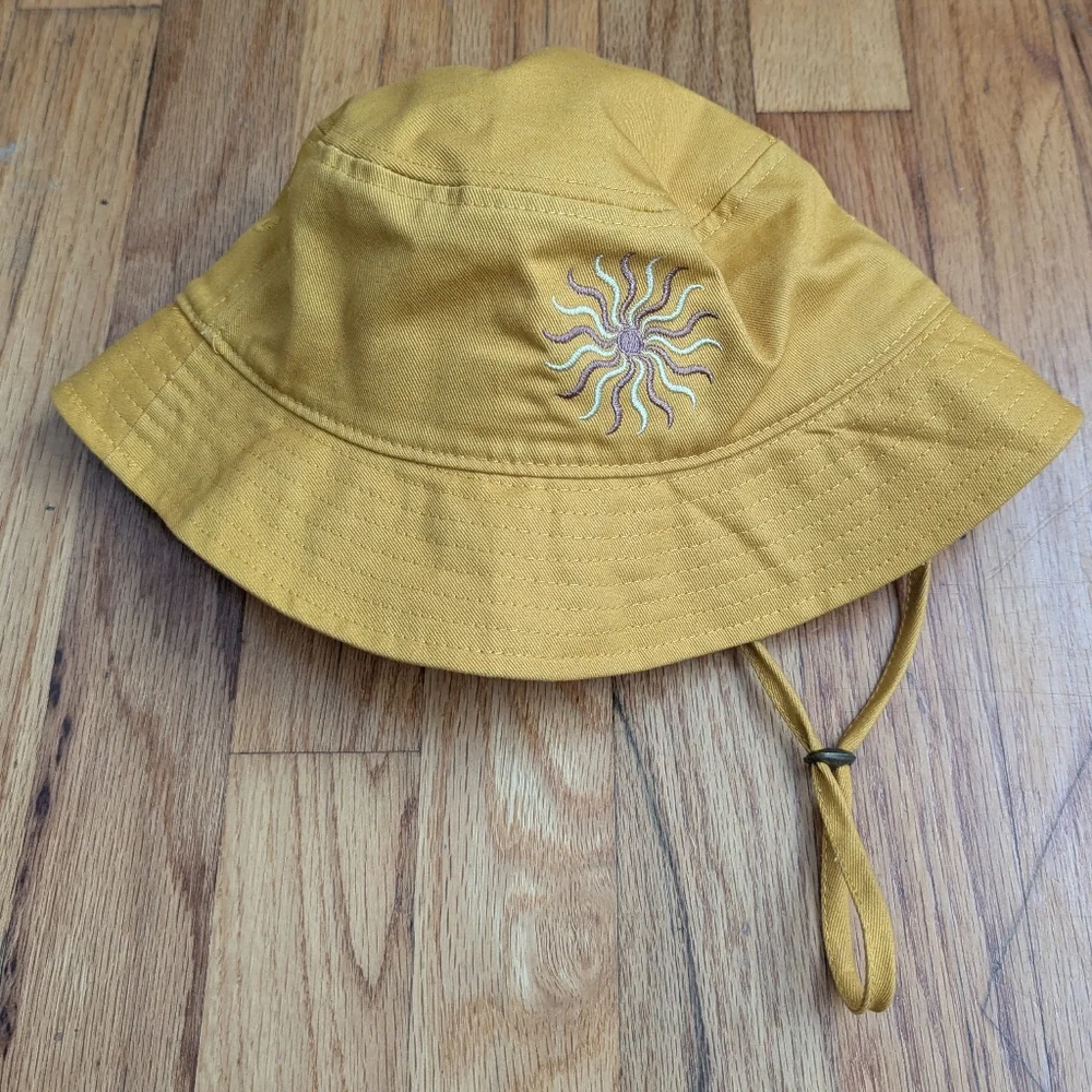 NWOT Madewell Parks Project Gold Embroidered Sun Bucket Hat